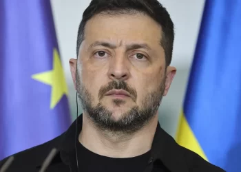 Zelensky Urges Ceasefire as Trump Pursues Direct Peace Deal with Russia